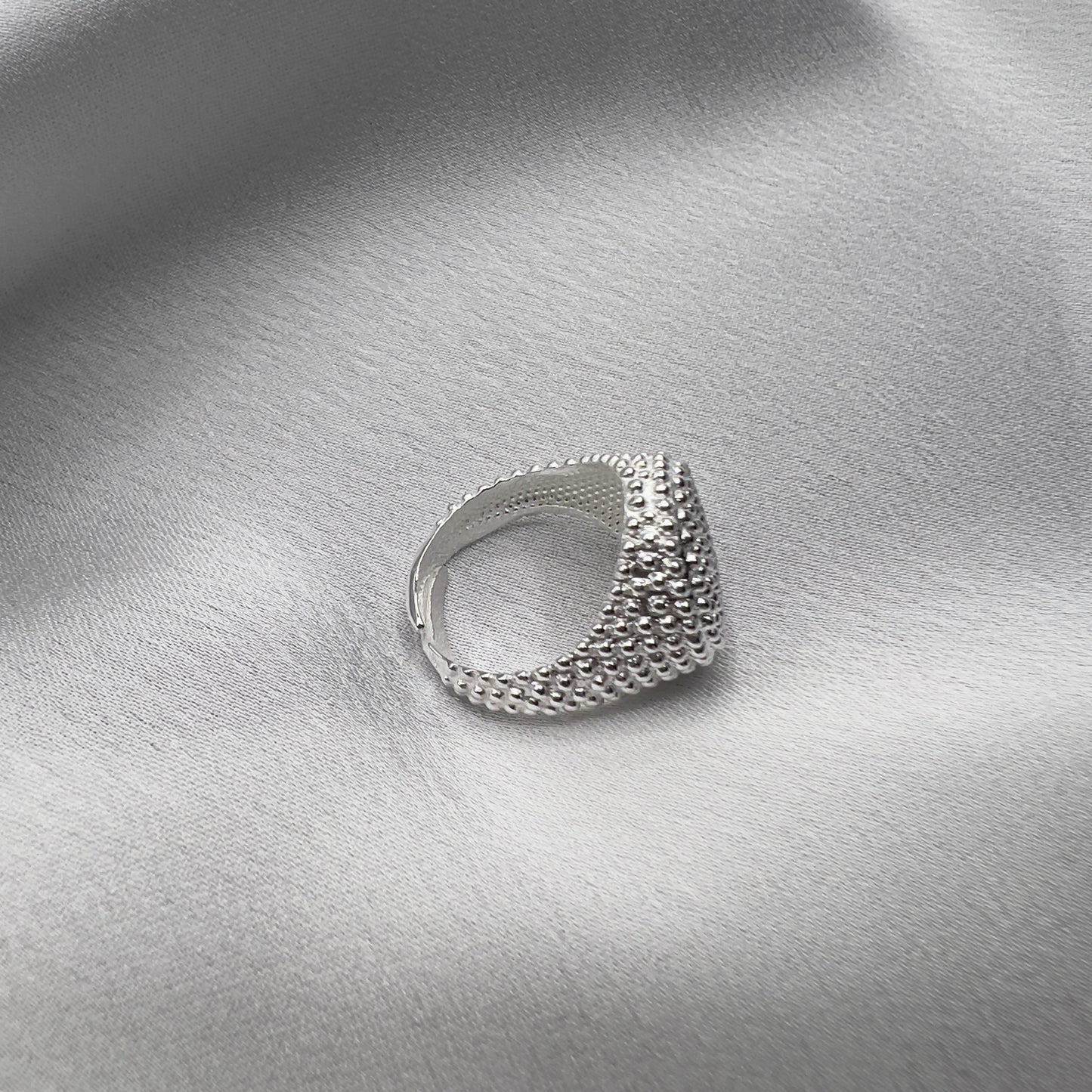 Anello tondo puntinato argento 925