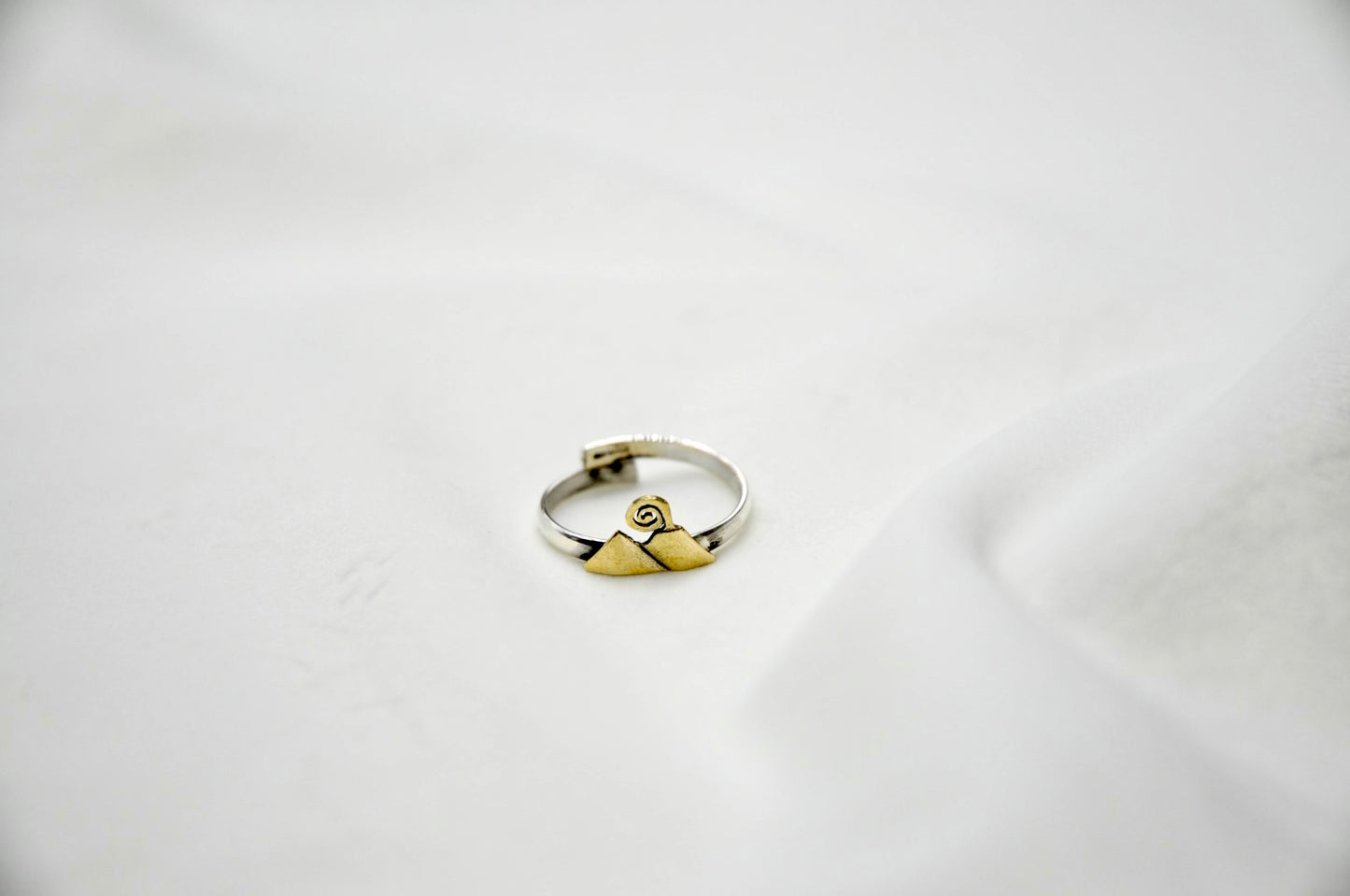 Anello Vesuvio rialzato argento 925