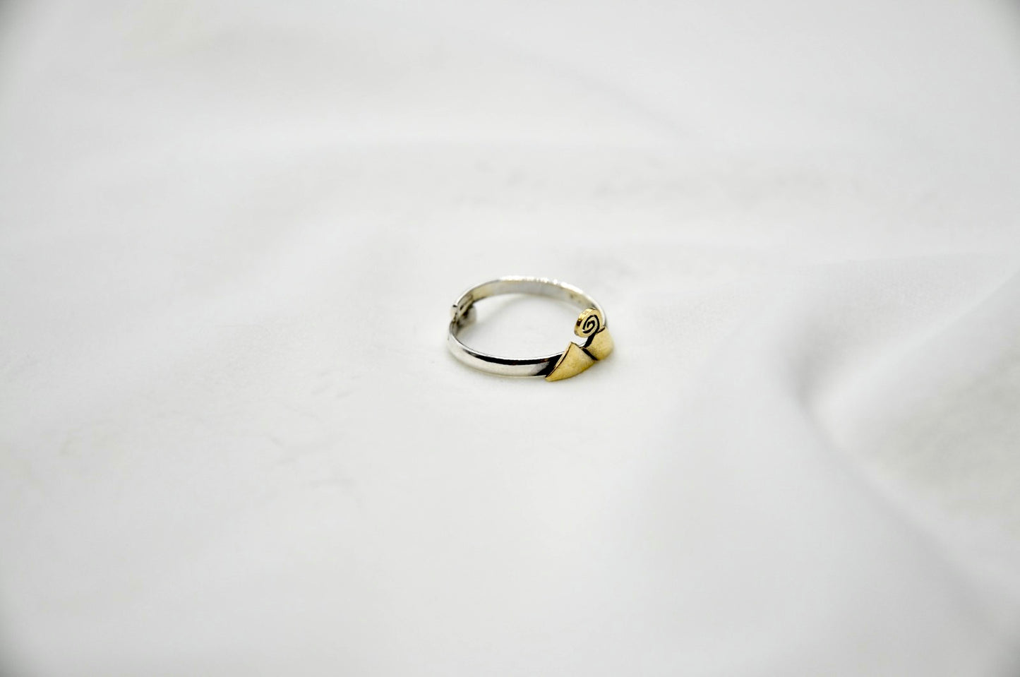 Anello Vesuvio rialzato argento 925