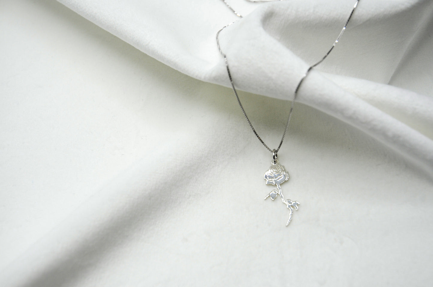 Collana rosa Liberato argento 925